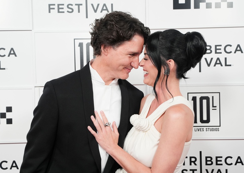 Katy Perry's Radiant Moment at the Tribeca Festival Premiere!