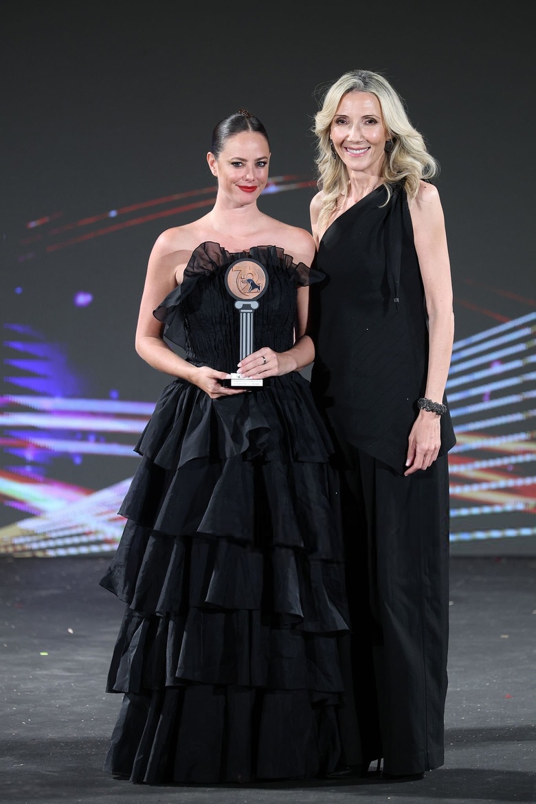 Effortless Glamour: Kaya Scodelario Steals the Spotlight at Taormina Festival!