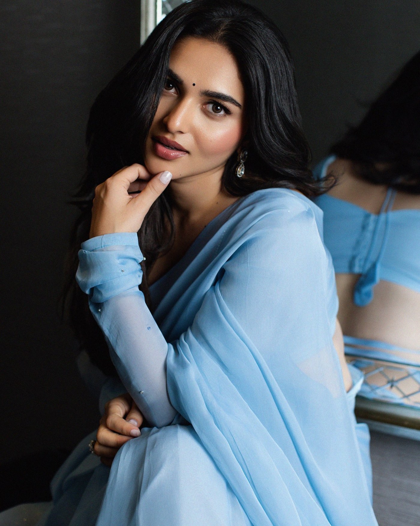 Kayadu Lohar’s Royal Blue Saree Captivates Hearts with Regal Ethnic Charm
