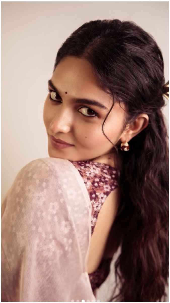 Kayadu Lohar's Stunning Instagram Photos Princess Cut Blouse Look