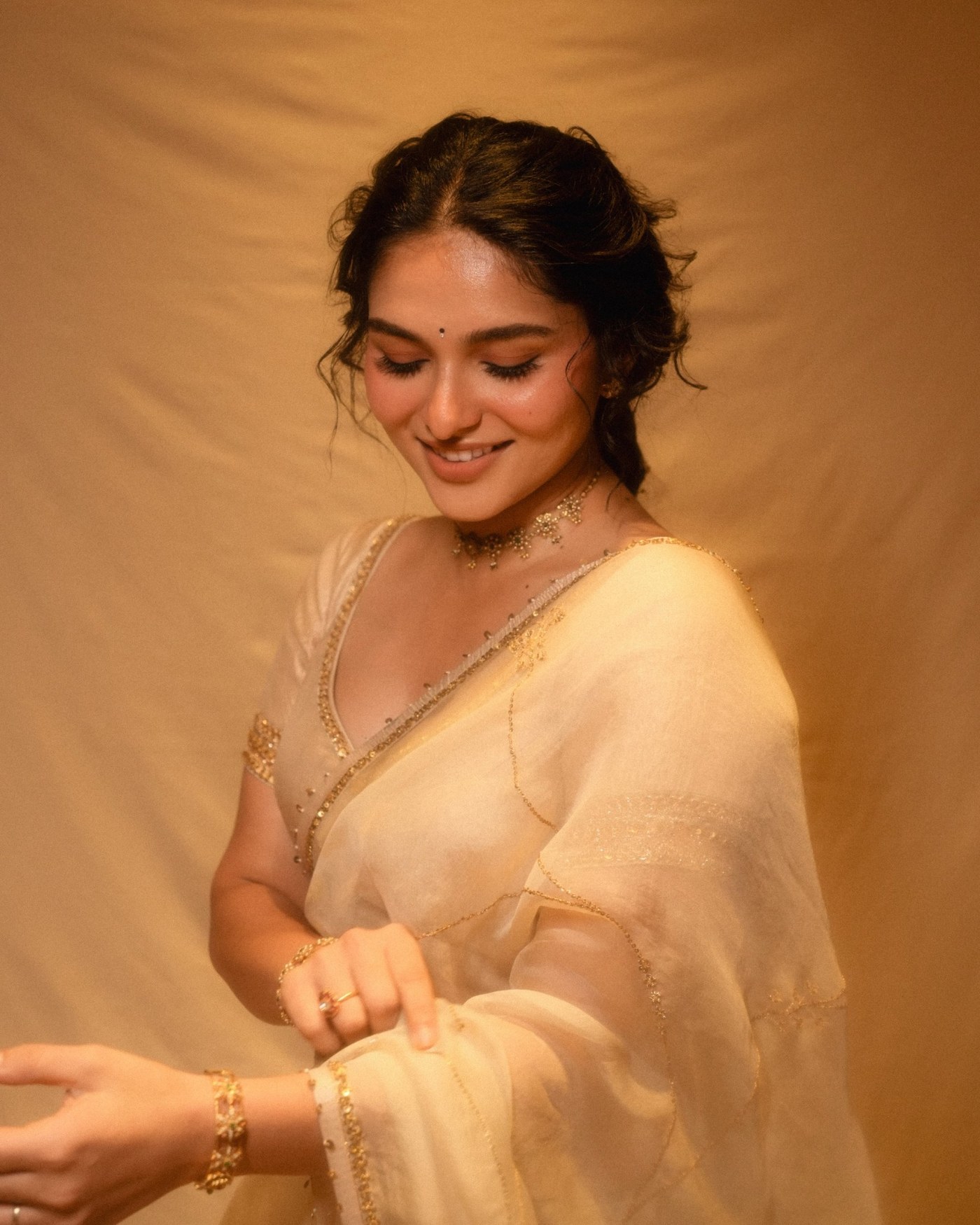 Kayadu Lohar showcases a sophisticated traditional look, mastering the art of modern ethnic dressing.