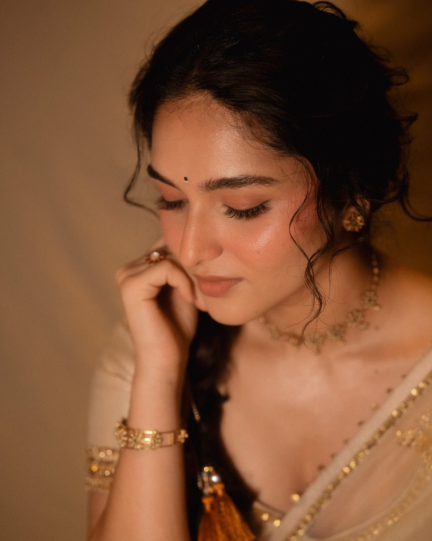 Kayadu Lohar Redefines Tradition: The Art of the Modern Saree