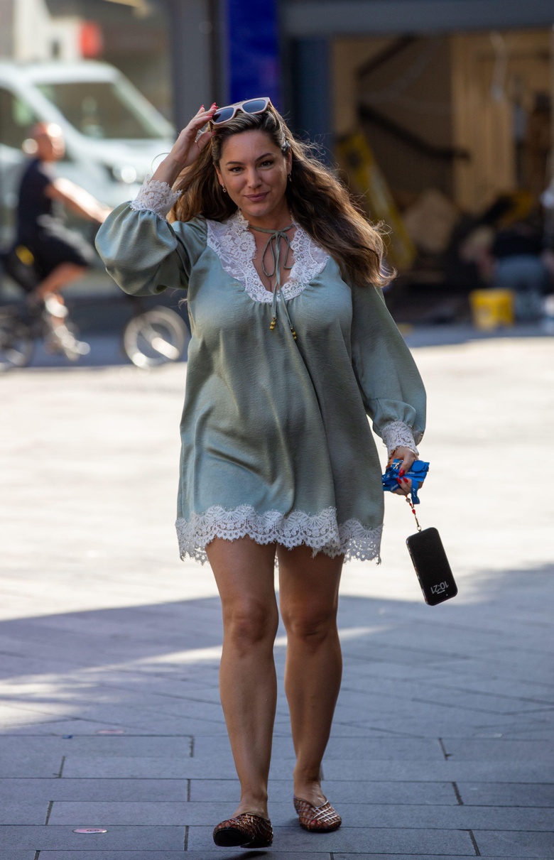 Kelly Brook's Effortless Glamour: A London Style Icon Moment
