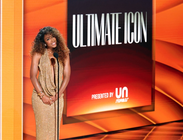 Kelly Rowland’s Glamorous Hollywood Moment Shines Brightly!