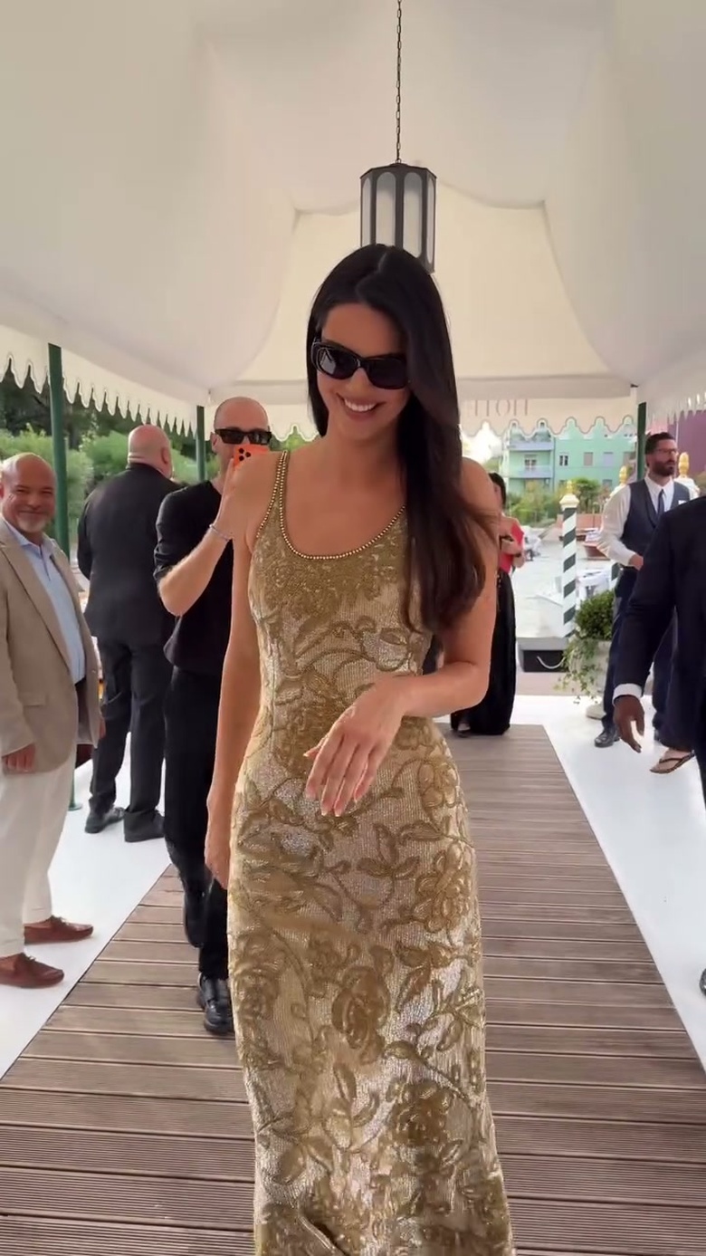 Kendall Jenner's Effortlessly Chic Look Steals the Spotlight