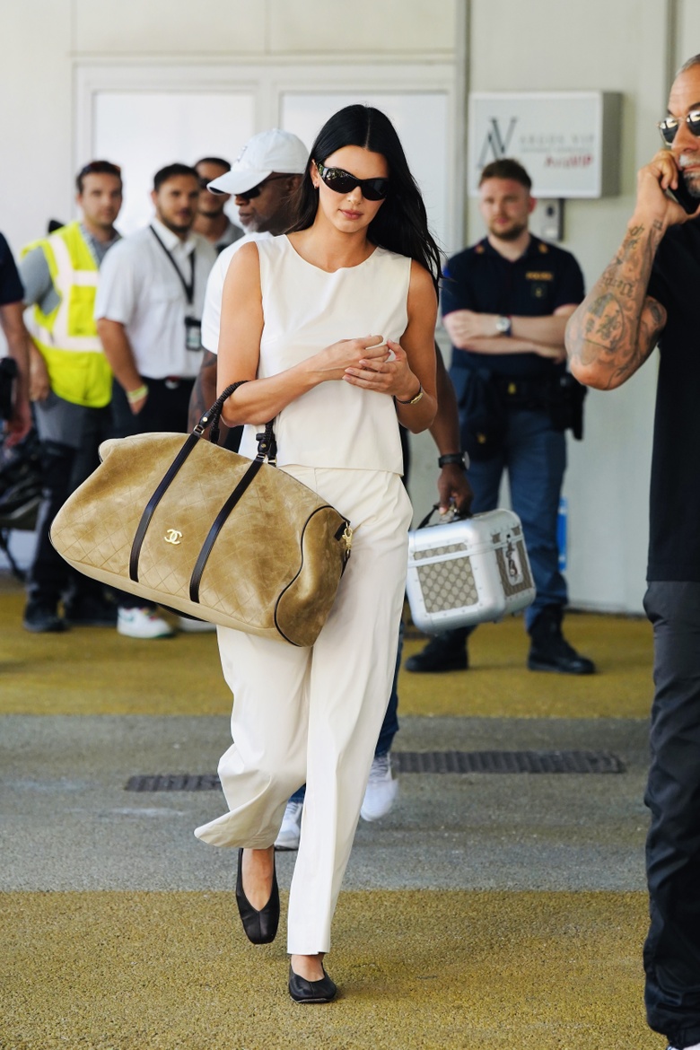 Kendall Jenner Captures Effortless Chic at Milan Fashion Week