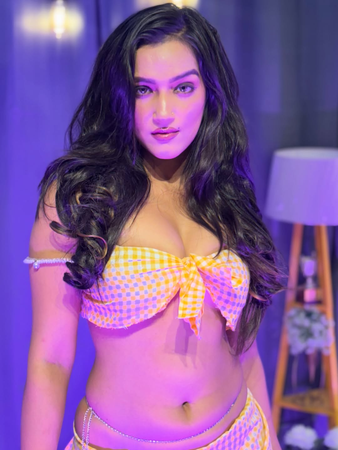 Khushbu Yadav's Retro Glam Masterpiece Stunning Bollywood Style