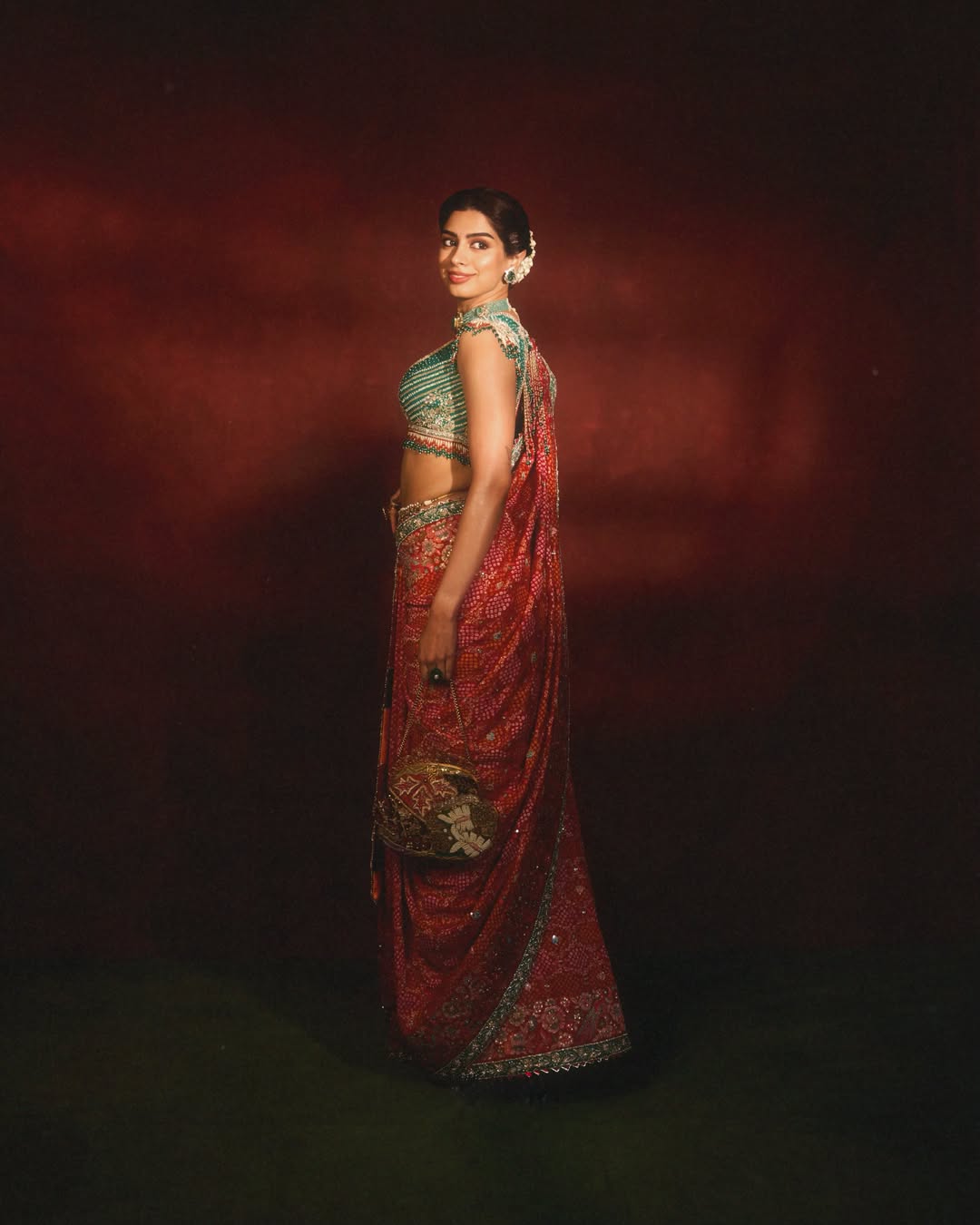 Khushi Kapoor Brings Regal Radiance in Stunning Traditional Lehenga Look