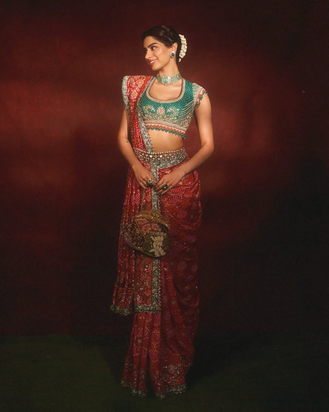 Khushi Kapoor Brings Regal Radiance in Stunning Traditional Lehenga Look