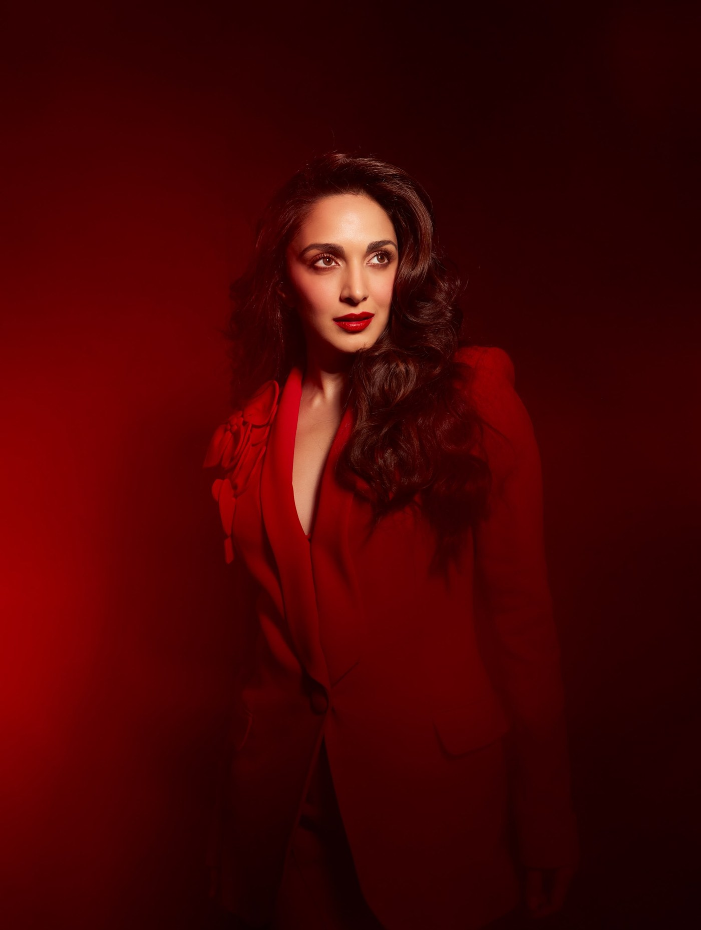 Kiara Advani Slays in Red Power Dressing: The Perfect Blend of Playful Confidence and Chic Tailoring