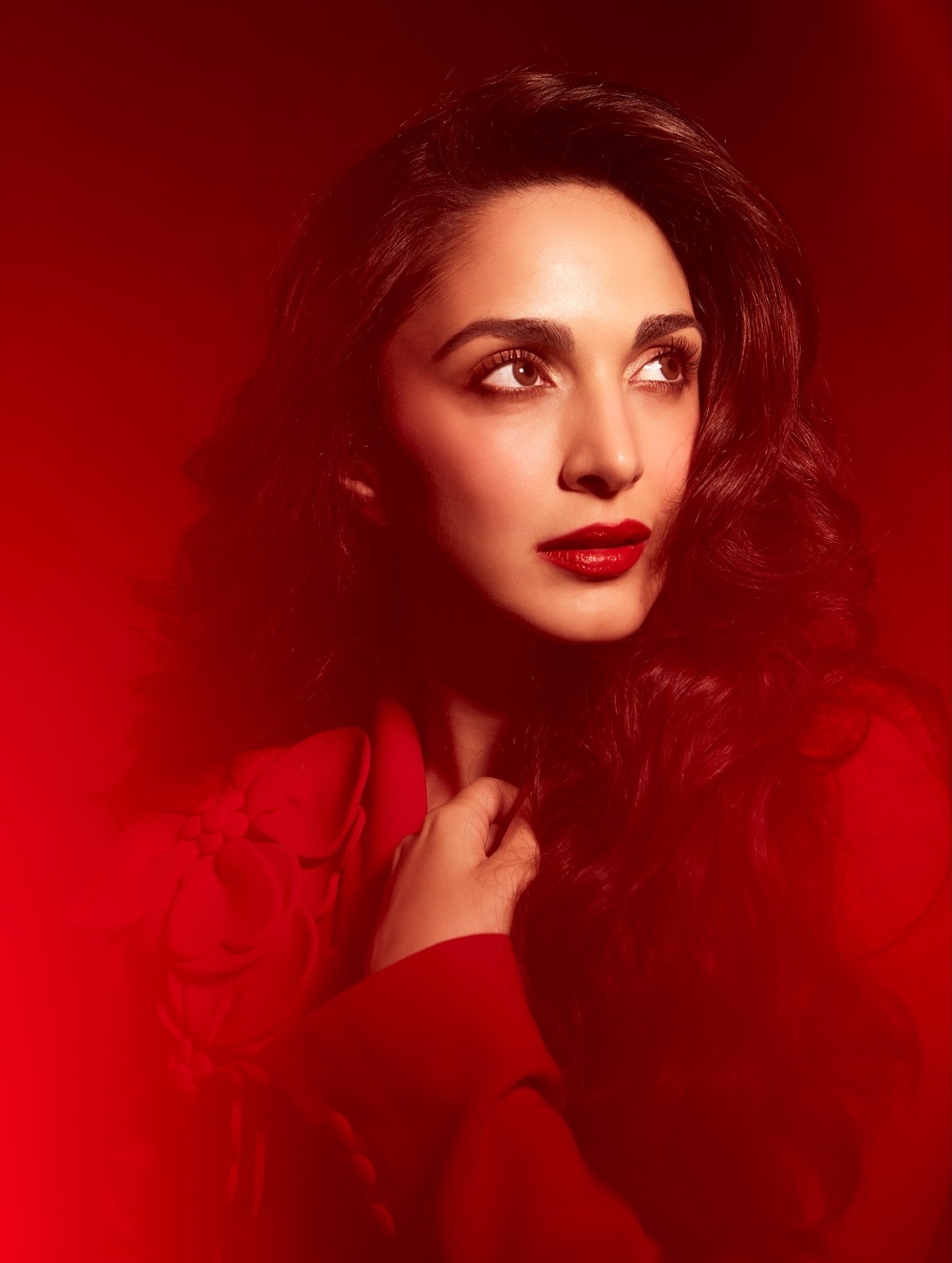 Kiara Advani Slays in Red Power Dressing: The Perfect Blend of Playful Confidence and Chic Tailoring