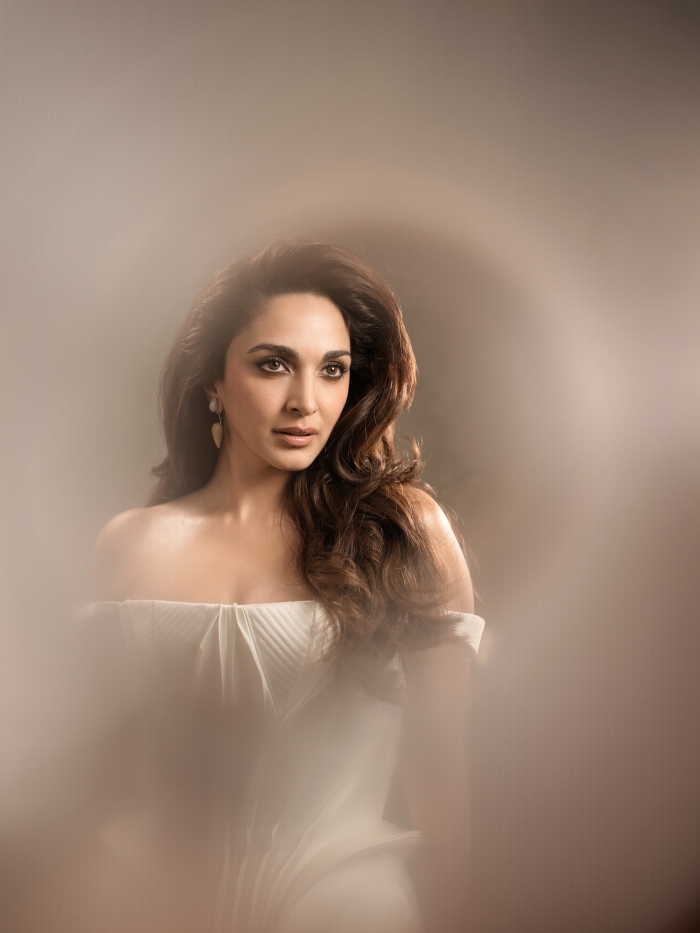 Kiara Advani’s White Masterclass: Redefining Modern Red-Carpet Chic