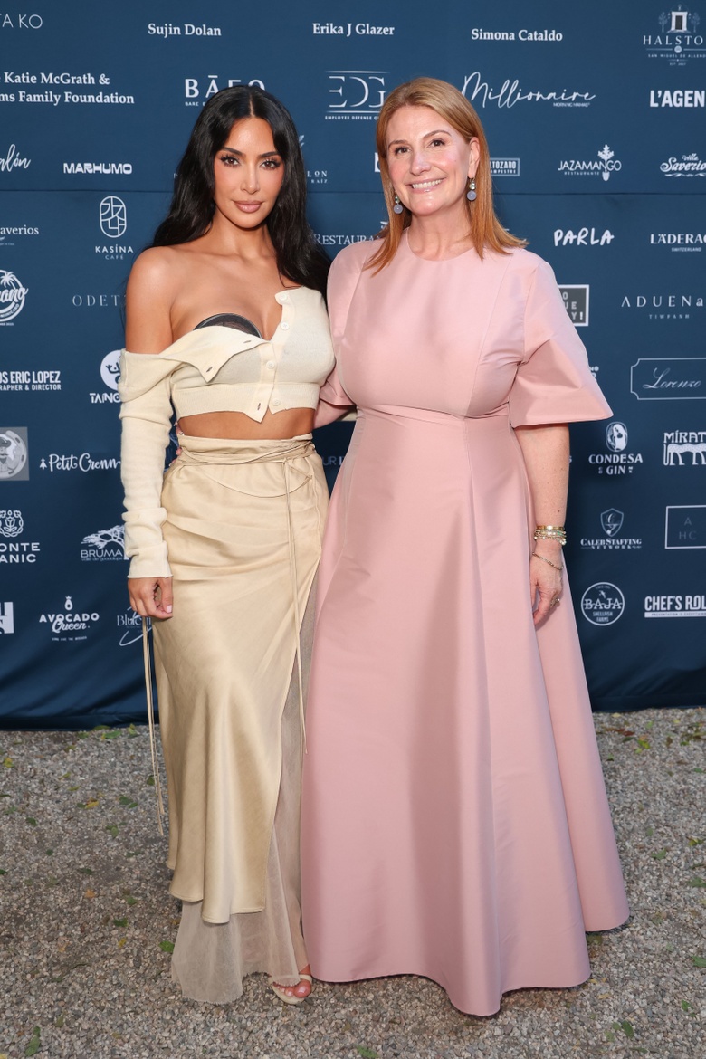 Kim Kardashian Captures the Spotlight at Hollywood's Elite Soiree
