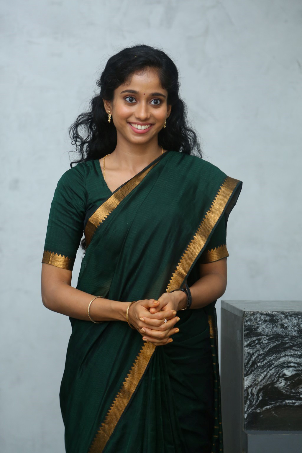Krisha Kurup Stunning Movie Actress Photos Gallery