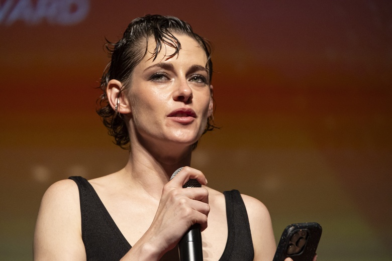 Kristen Stewart’s effortless style shines at the Biarritz Film Festival!