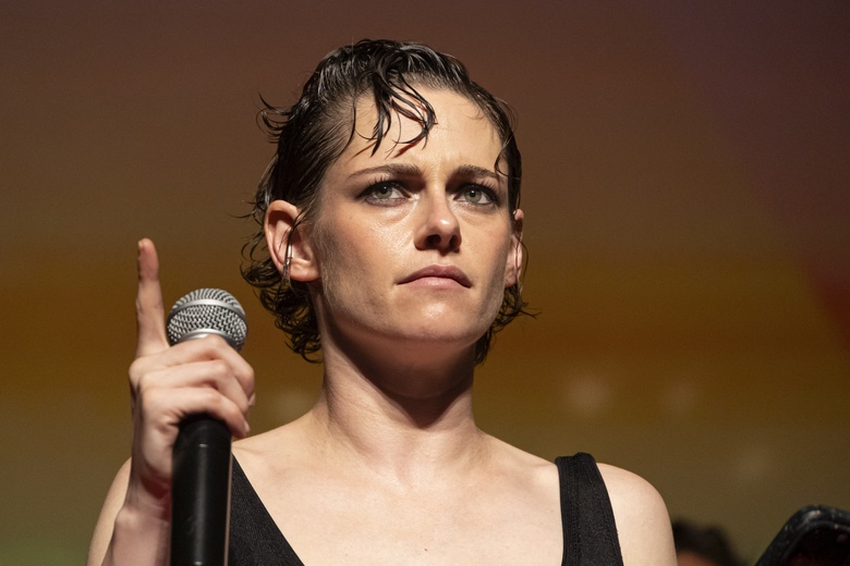 Kristen Stewart’s effortless style shines at the Biarritz Film Festival!
