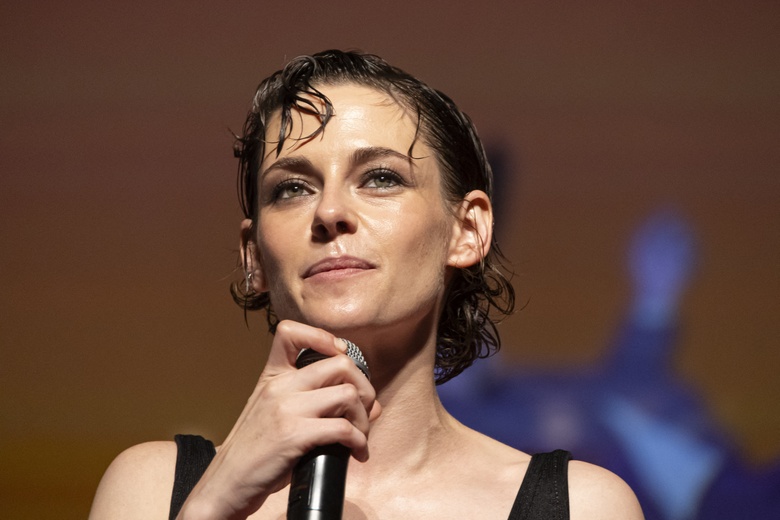 Kristen Stewart’s effortless style shines at the Biarritz Film Festival!
