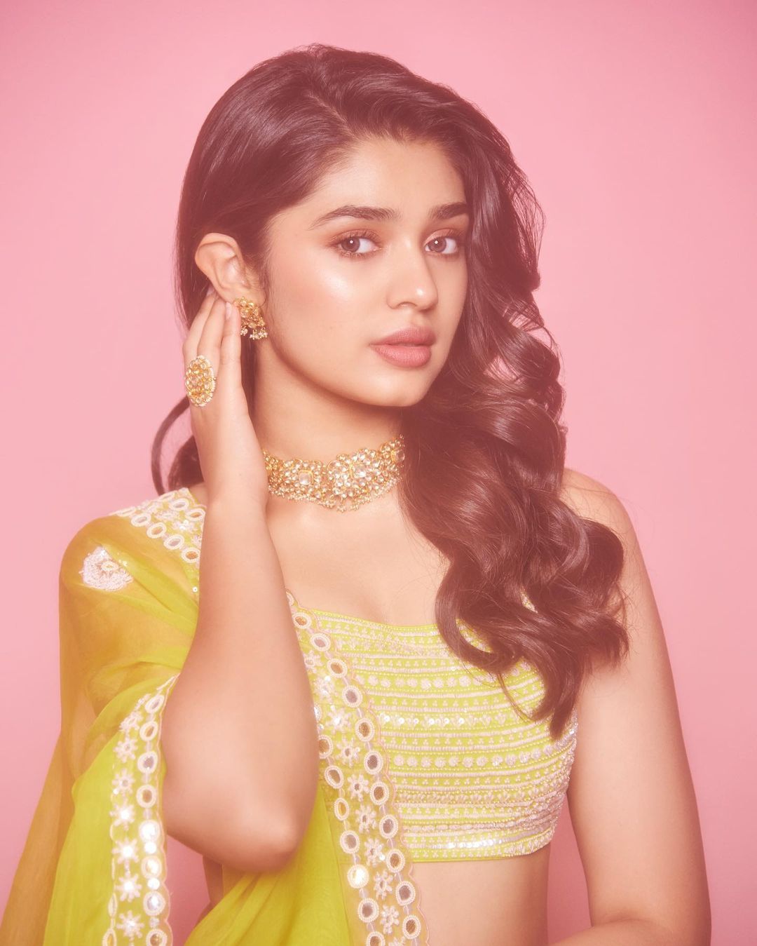 Krithi Shetty Latest Glamour Photos and Stunning Looks