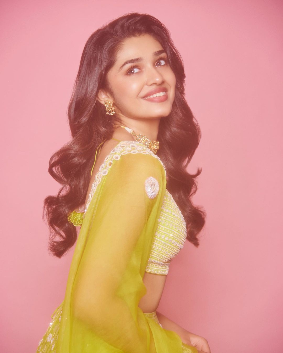 Krithi Shetty Latest Glamour Photos and Stunning Looks