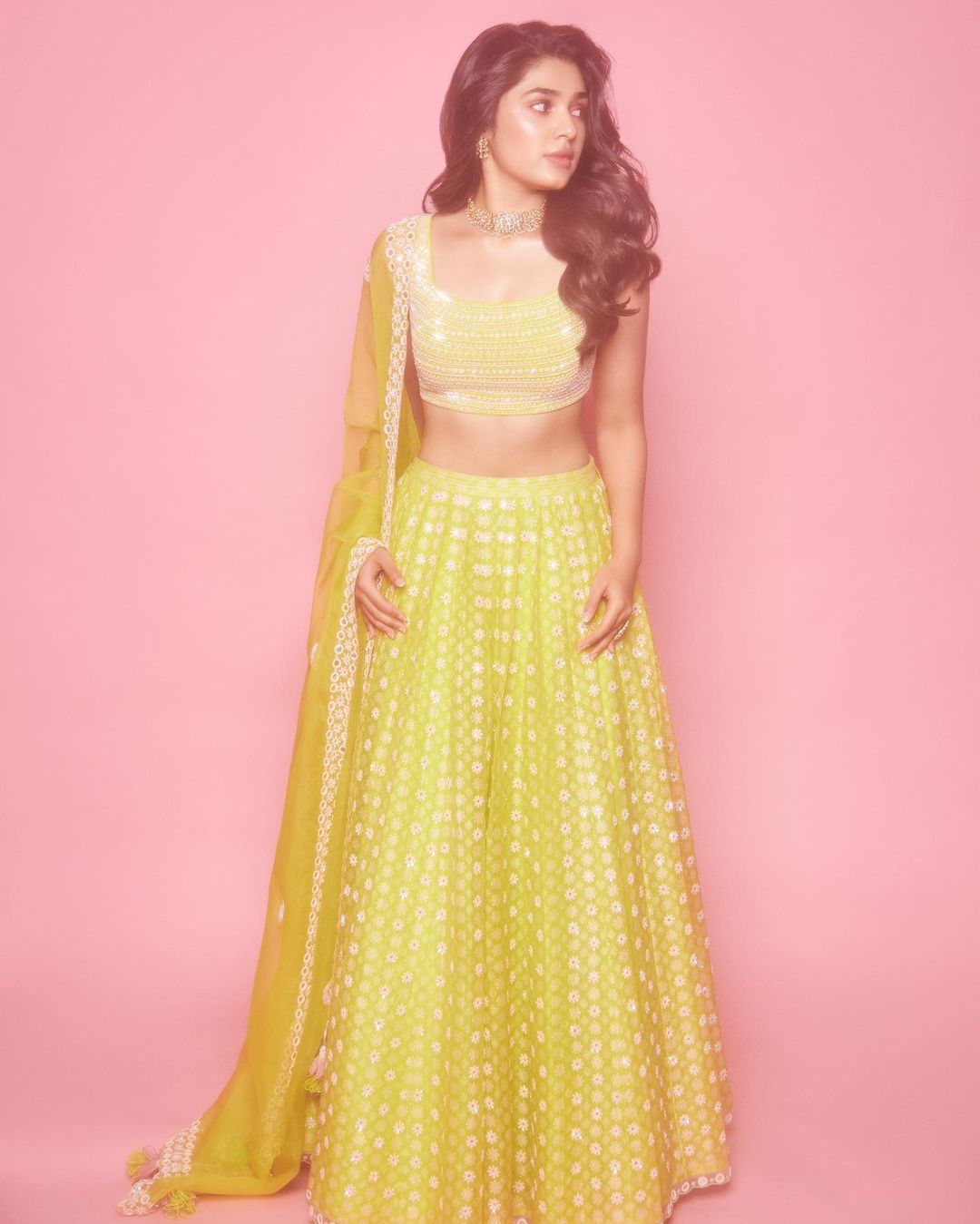 Krithi Shetty Latest Glamour Photos and Stunning Looks
