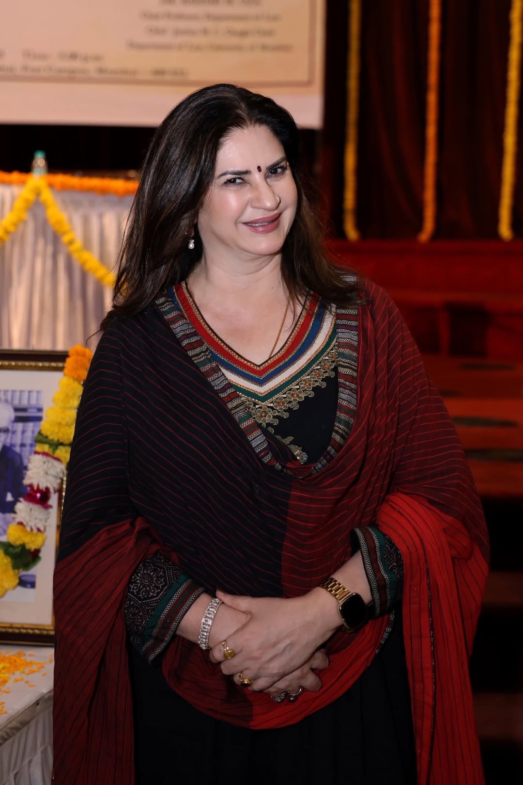 Kunickaa Sadanand Stuns in Effortlessly Chic Festive Glamour
