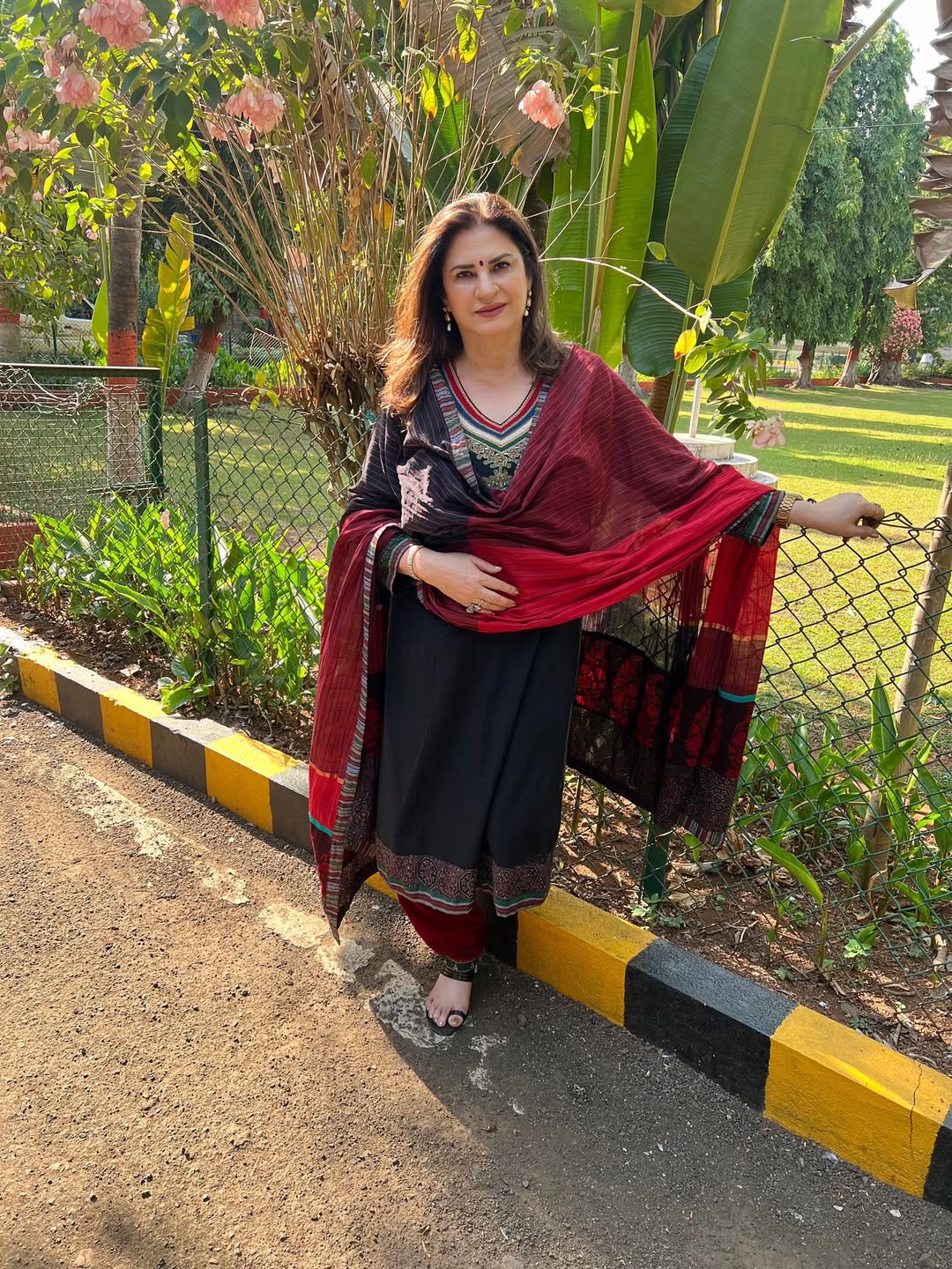 Kunickaa Sadanand Stuns in Effortlessly Chic Festive Glamour
