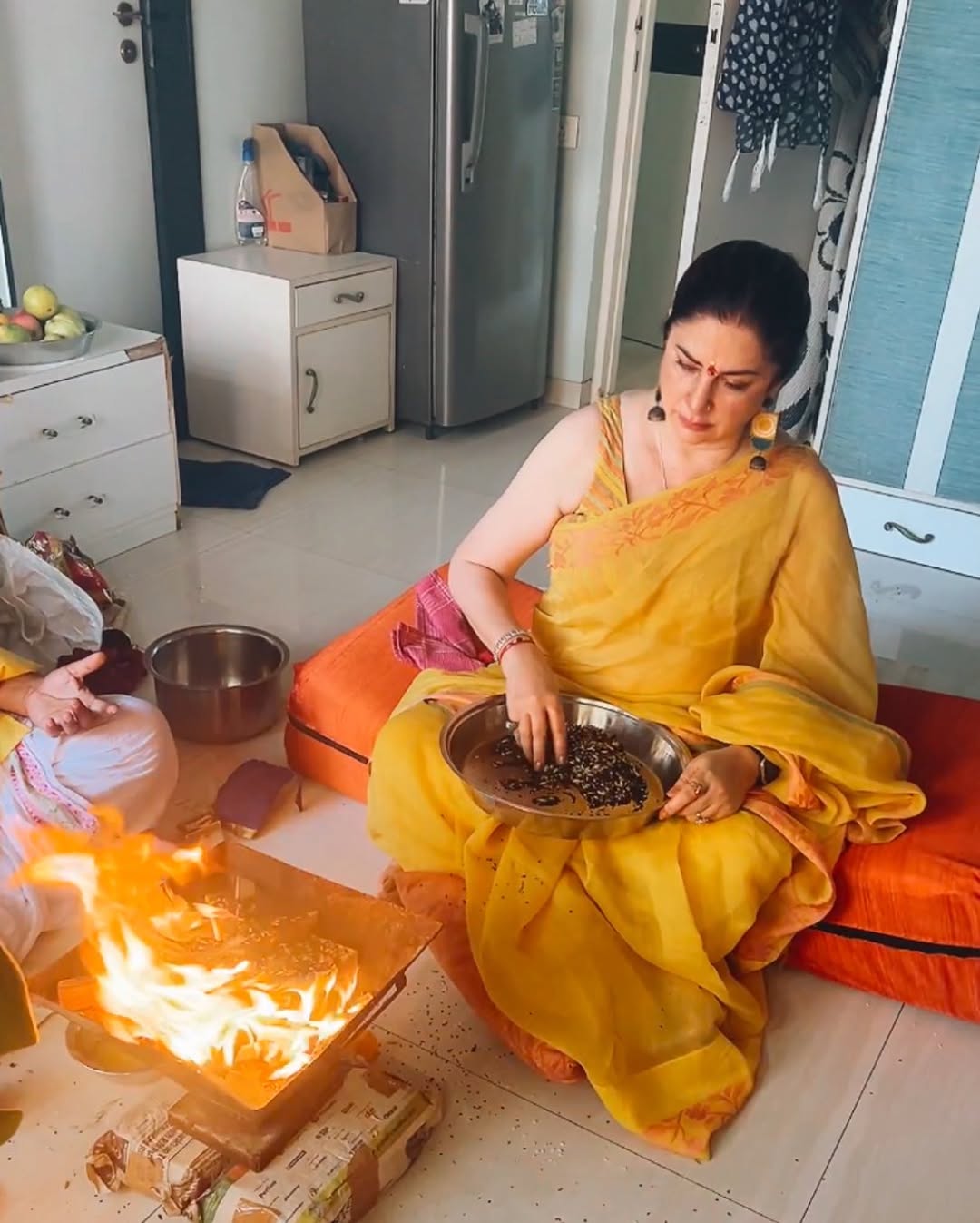 Kunickaa Sadanand Stuns in Effortlessly Chic Festive Glamour