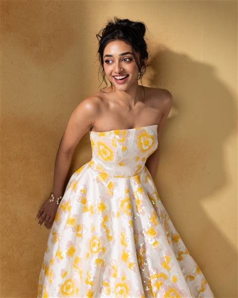 Preity Mukhundhan’s Stunning Glamour Photoshoot Steal the Spotlight!