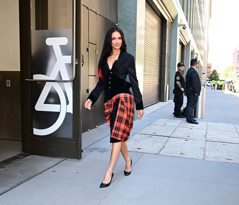 Kylie Cantrall Steals the Spotlight in Stunning New York Style