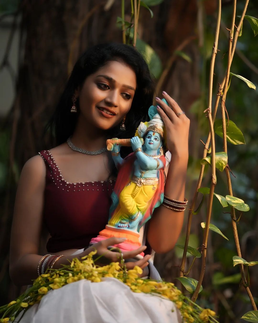 Lavanya Manickam Latest Photos and Stunning Looks
