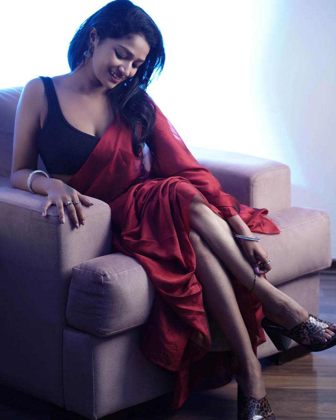 Lavanya Manickam Stunning in Red Saree Photos