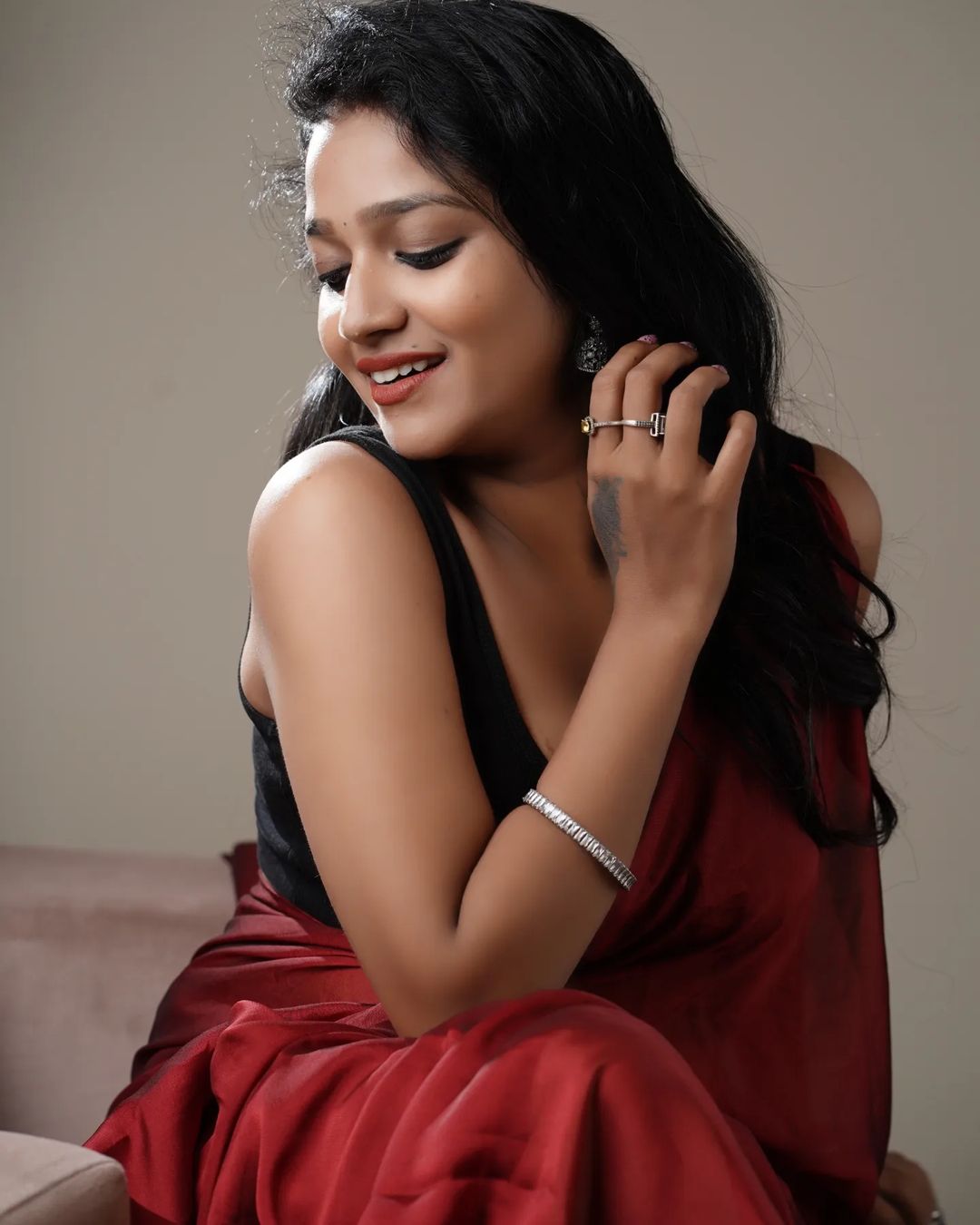 Lavanya Manickam Stunning in Red Saree Photos