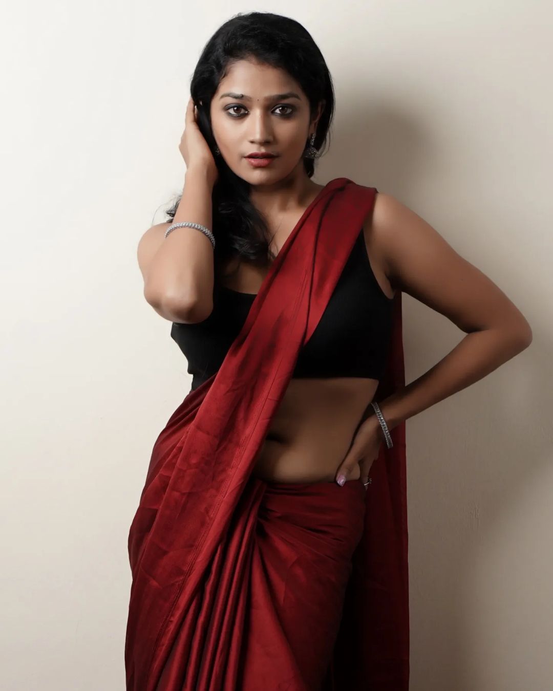 Lavanya Manickam Stunning in Red Saree Photos