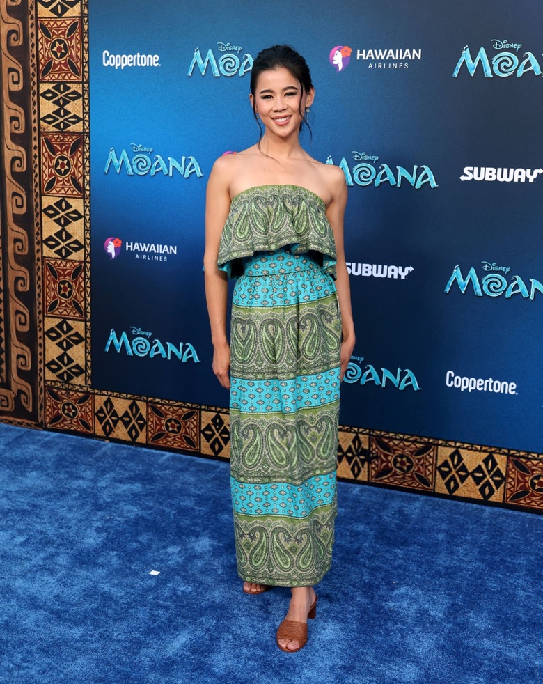 Leah Lewis Steals the Spotlight with Elegant Hollywood Glamour