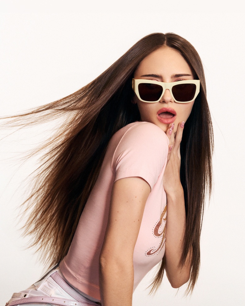 Leni Klum Steals the Spotlight in Stunning Campaign Look!