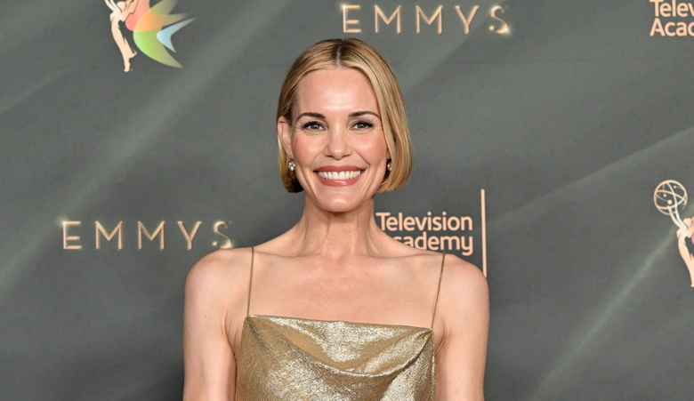 Leslie Bibb Brings Radiant Elegance to the Red Carpet Scene