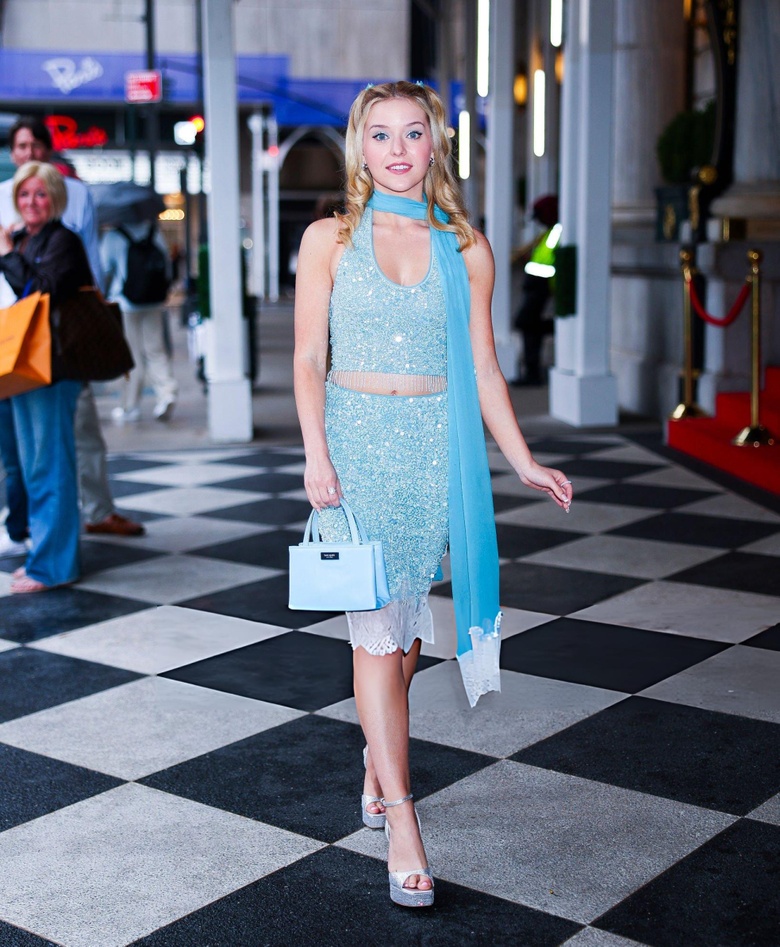 Lexi Minetree Radiates Hollywood Glamour at Iconic New York Event