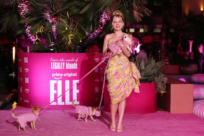 Lexi Minetree Steals the Show at Sydney's Chic Pool Party Event