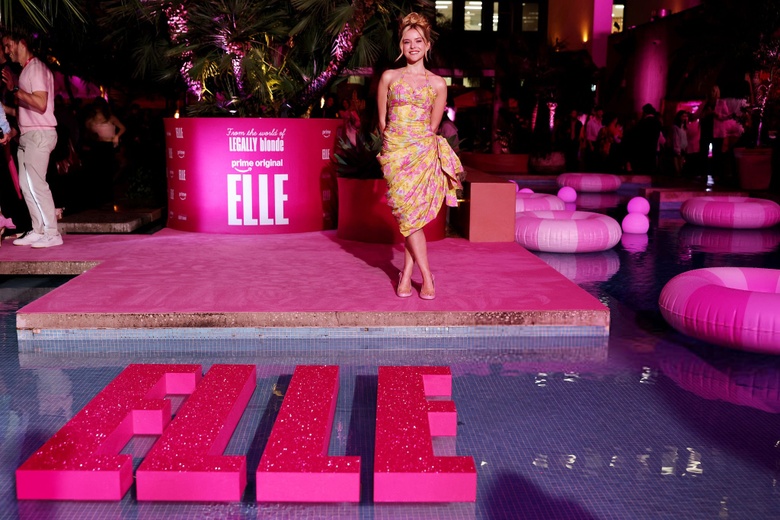 Lexi Minetree Steals the Show at Sydney's Chic Pool Party Event
