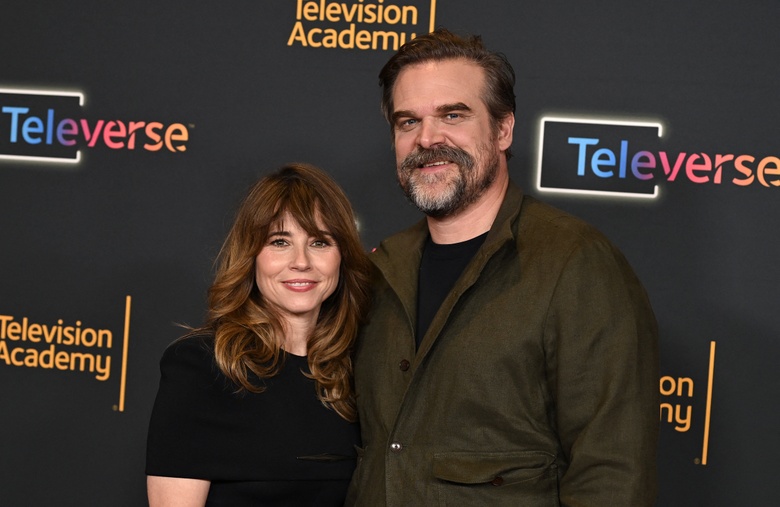 Linda Cardellini Steals the Spotlight: Effortless Chic at the Red Carpet Event