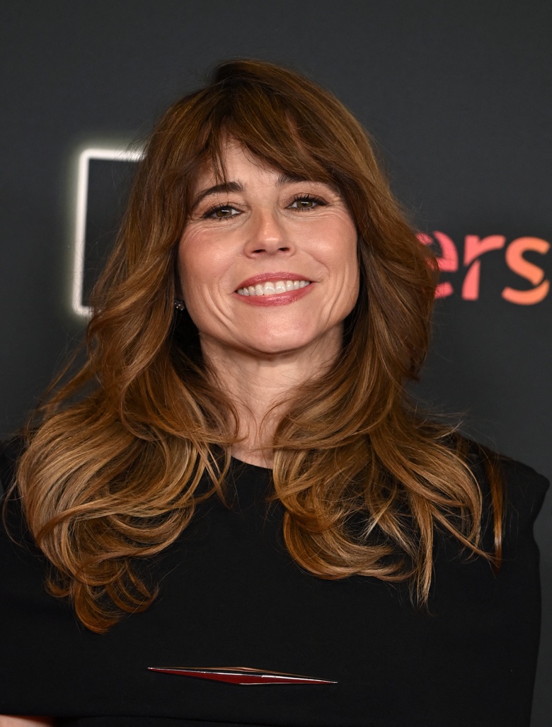 Linda Cardellini Steals the Spotlight: Effortless Chic at the Red Carpet Event