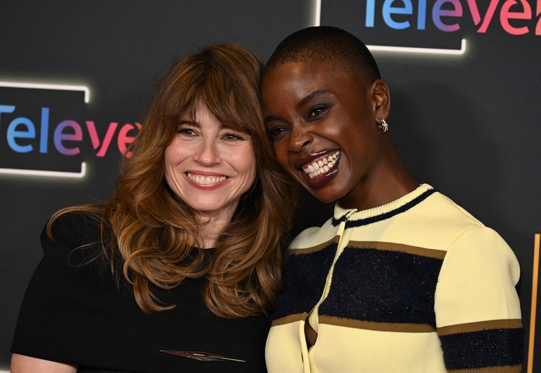 Linda Cardellini Steals the Spotlight: Effortless Chic at the Red Carpet Event