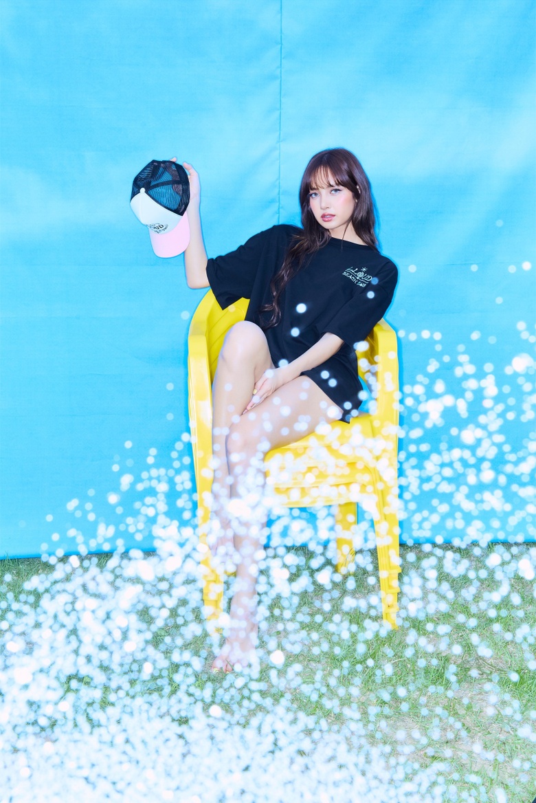 Lisa Of Blackpink's Beachside Glow Steals the Spotlight at Luxury Event