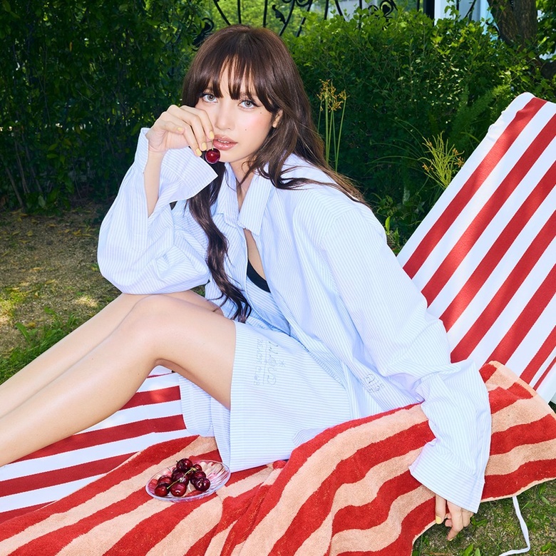 Lisa Of Blackpink's Beachside Glow Steals the Spotlight at Luxury Event