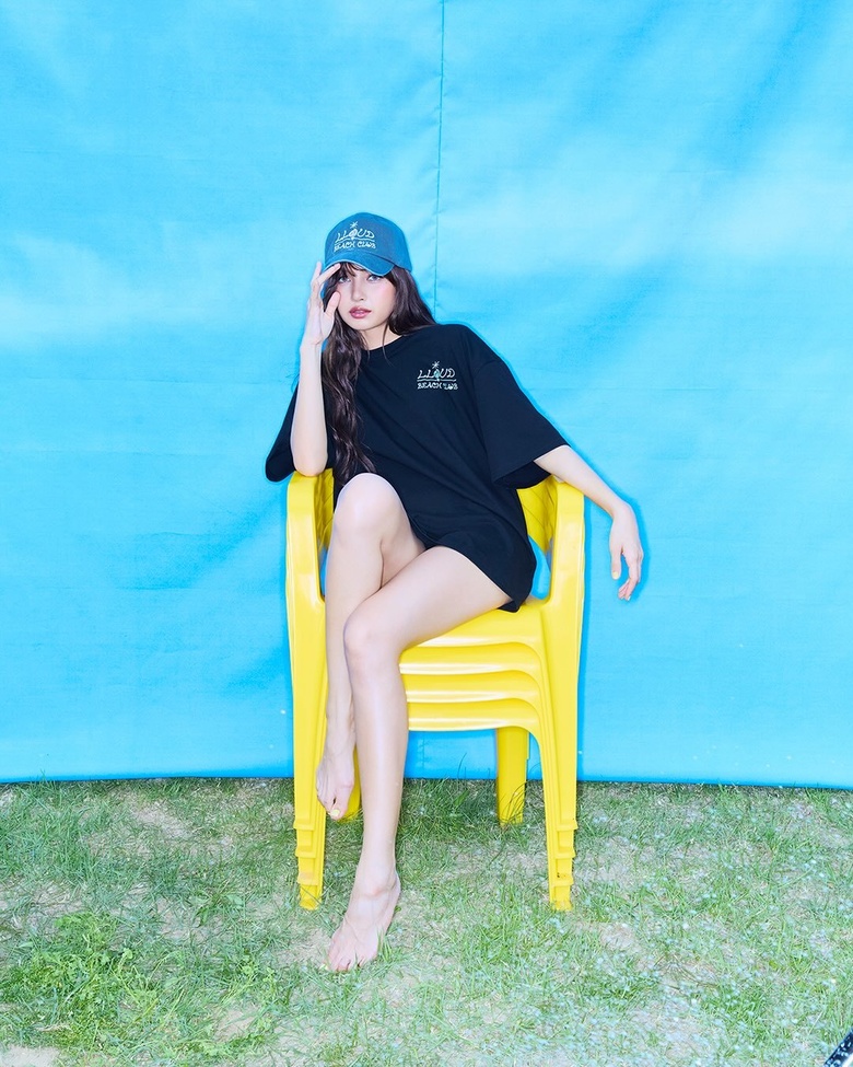 Lisa Of Blackpink's Beachside Glow Steals the Spotlight at Luxury Event