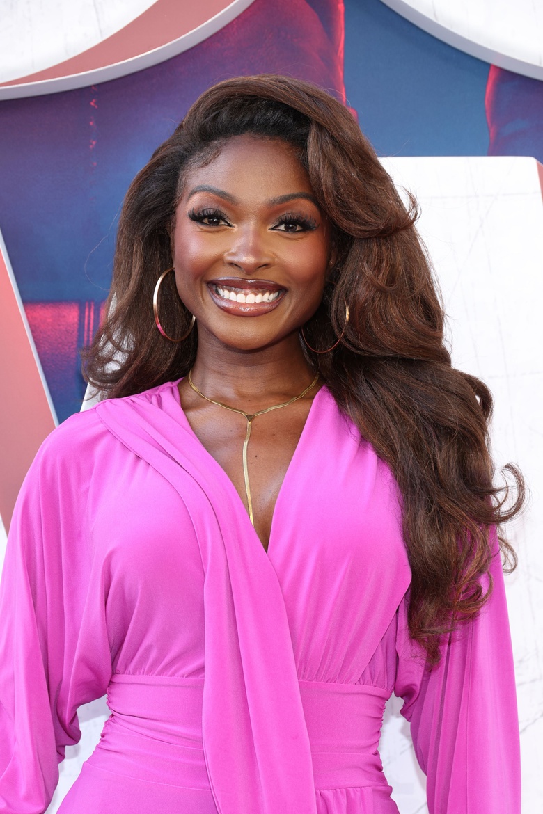 Loren Lott's Stunning Look Captures Attention