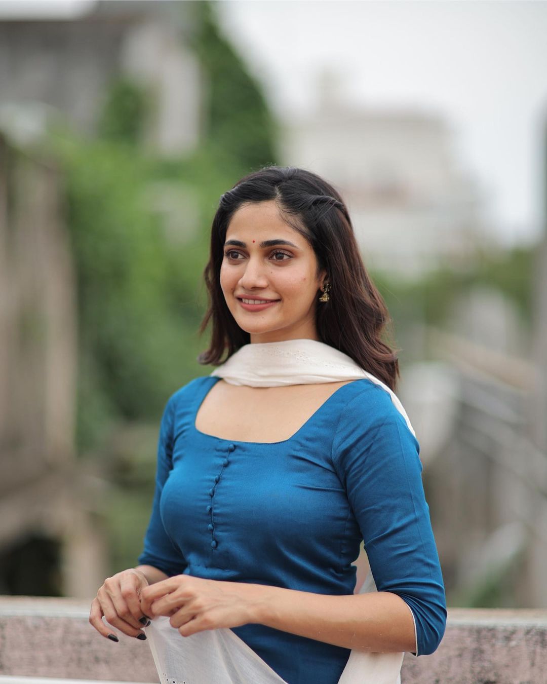 Losliya Mariyanesan Latest Glamour Photos and Looks