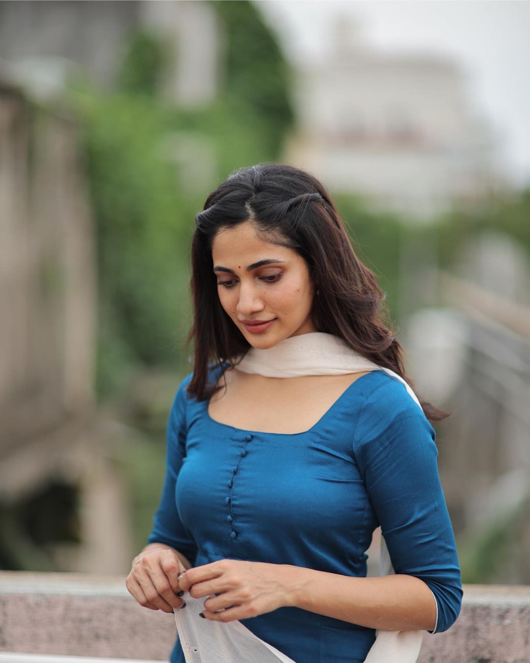 Losliya Mariyanesan Latest Glamour Photos and Looks