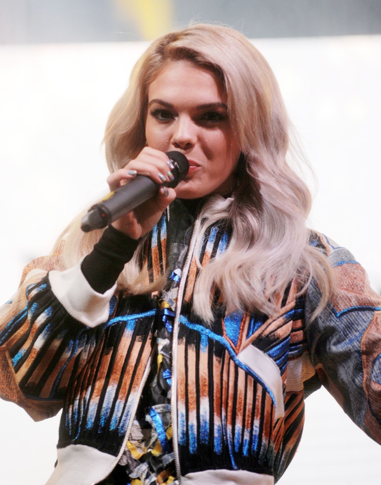 Louisa Johnson Commands the Stage in Dynamic Performance Spotlight
