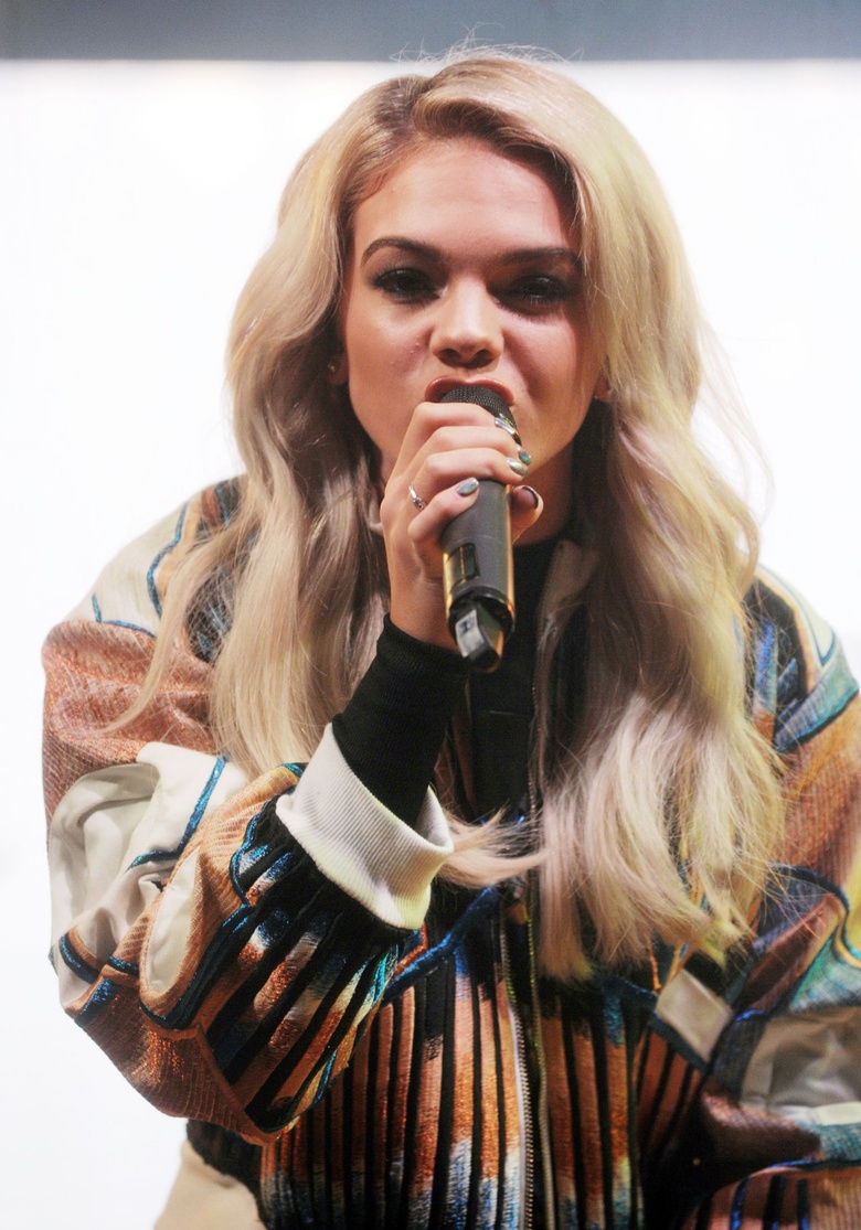 Louisa Johnson Commands the Stage in Dynamic Performance Spotlight